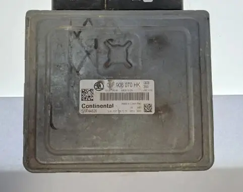 Skoda Fabia Mk2 (5J) Engine control unit/module 03F906070HK 5WP44826 03F907309AK