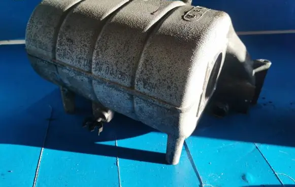 Volkswagen Caddy Intake manifold 038129713be