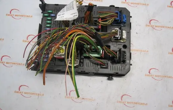 Peugeot 3008 I Fuse box set 281164872