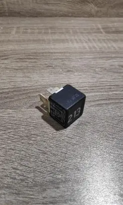 Audi A4 S4 B5 8D Other relay 443951253J 899511000 213