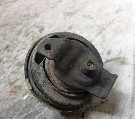 Volkswagen PASSAT B3 Engine mount bracket 191199279D