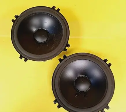 Renault Megane II Front door speaker