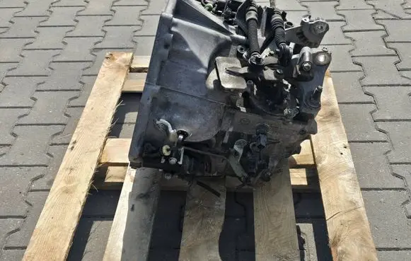 Mazda 6 Manual 6 speed gearbox 21076D6050 D6050