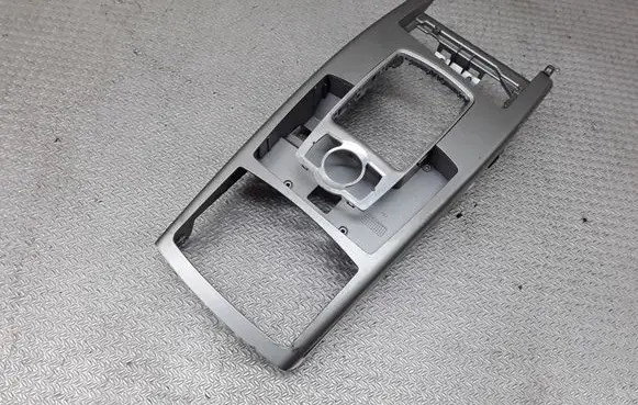 Audi A6 S6 C6 4F Center console 4F1864261