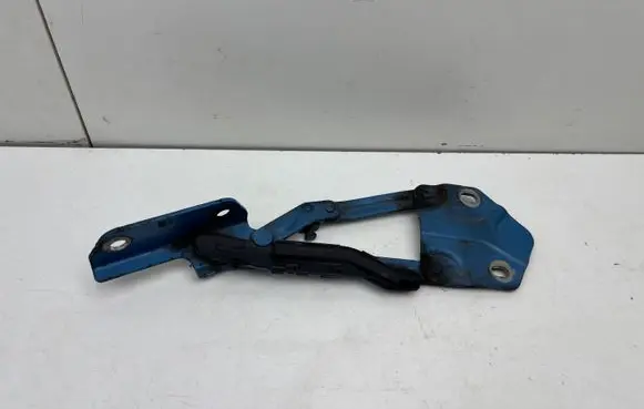 Engine bonnet/hood hinges