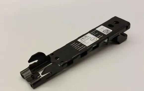 Volkswagen PASSAT B8 Seat belt adjustment rail 4M0857819