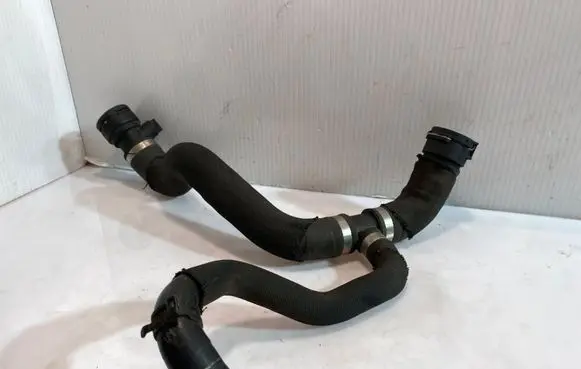 Audi A6 S6 C6 4F Engine coolant pipe/hose 4F0121049E