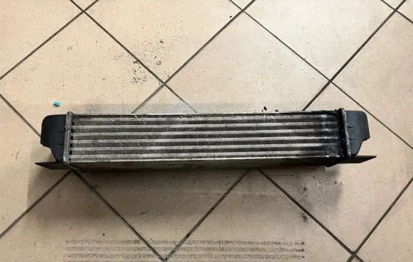 BMW 5 E39 Intercooler radiator 1914555 1612787