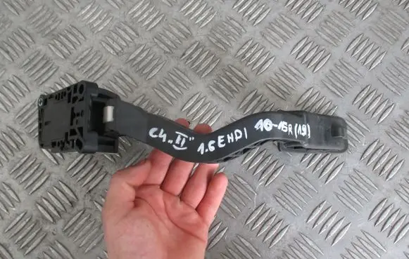 Citroen C4 II Accelerator throttle pedal 0280755164 9671840280