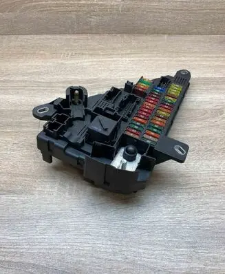 BMW 5 E60 E61 Fuse box set 8138830 S18956057