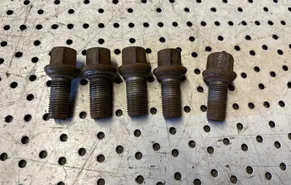 Mercedes-Benz Vito Viano W639 Nuts/bolts 