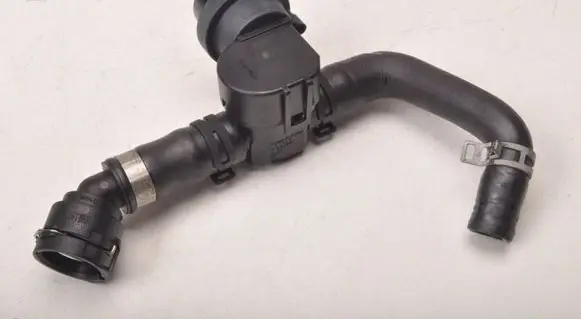 Volvo V60 Engine coolant pipe/hose 31338891