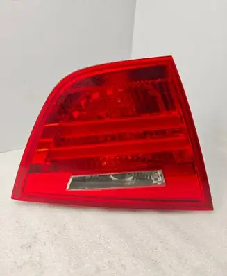 Tailgate rear/tail lights