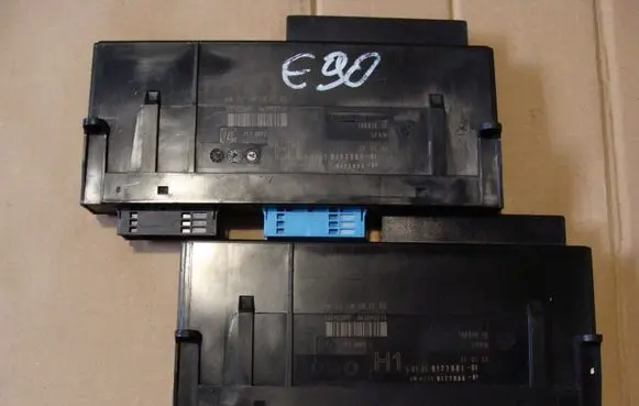 BMW 3 E90 E91 Central body control module 9177981