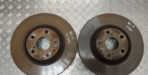 Toyota Avensis T270 Front brake disc