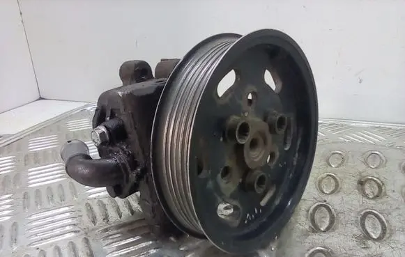 Volkswagen Caddy Power steering pump 038145255B