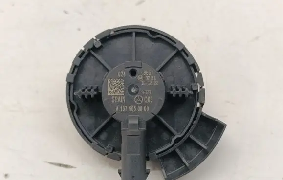 Mercedes-Benz EQE v295 Airbag deployment crash/impact sensor A1679050800