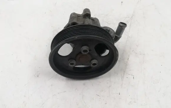 Audi Q7 4L Power steering pump 7L8422154A