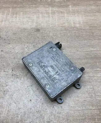 Mercedes-Benz E W211 Aerial antenna amplifier 2118200885 09760113