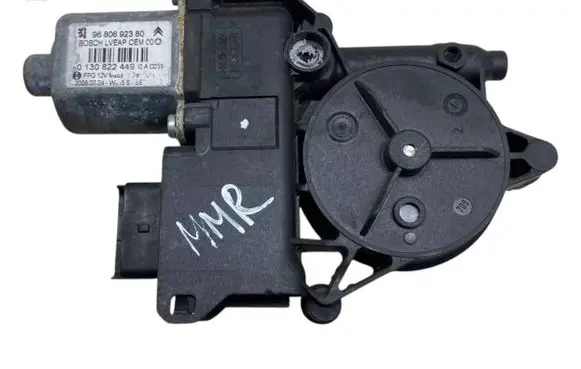 Peugeot 308 SW Rear door window regulator motor 9680692380 0130822449