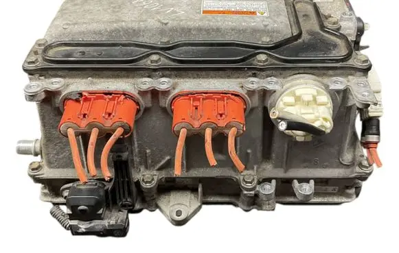Voltage converter inverter
