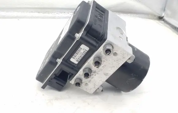 Skoda Fabia Mk2 (5J) ABS Pump 6R0614117D 0265231945 0265800635