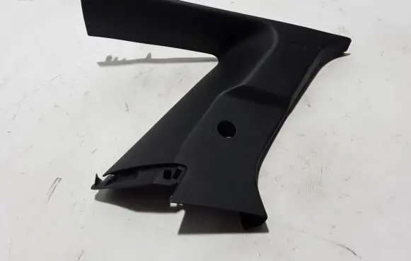 (D)pillar trim (top)