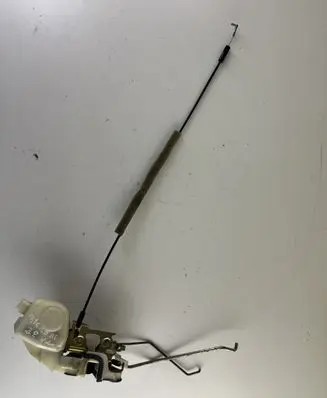 Mitsubishi Pajero Front door lock