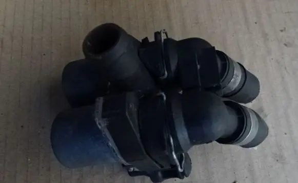 Chrysler Crossfire Coolant heater control valve 