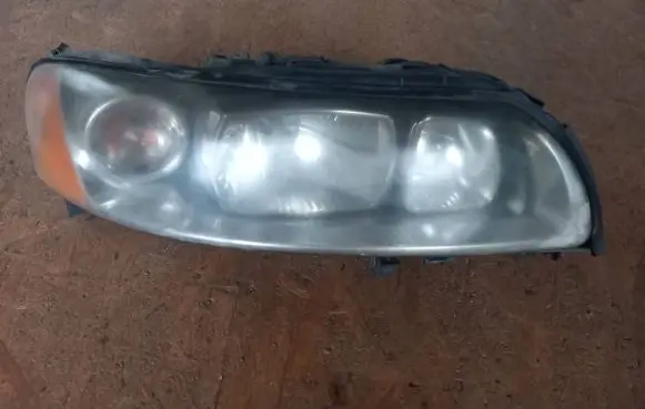 Volvo V70 Headlight/headlamp 30698836