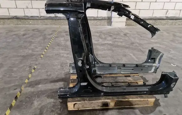 Toyota RAV 4 (XA40) Pillar (middle)