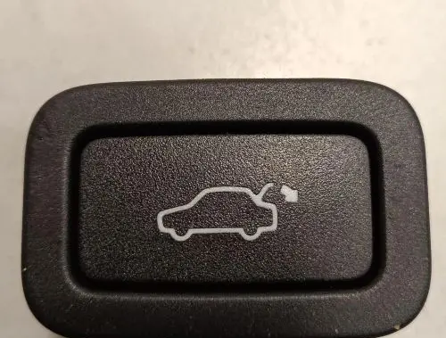 Jaguar XE Tailgate/trunk/boot open switch 31412055AA02