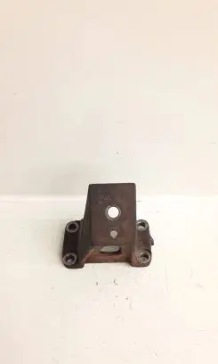 Toyota Land Cruiser (HDJ90) Engine mounting bracket
