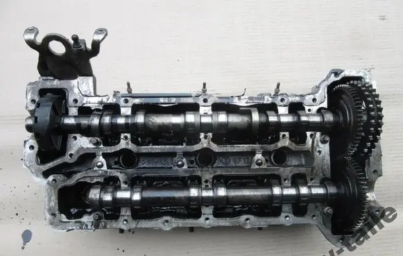 Mercedes-Benz R W251 Engine head A6420108820