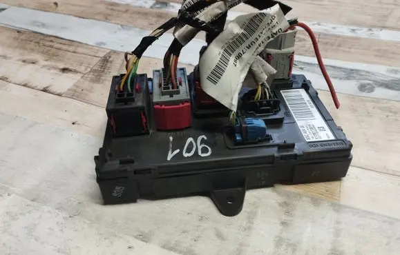 Peugeot 407 Fuse module 9656148180