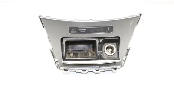 Toyota Avensis T270 Car ashtray