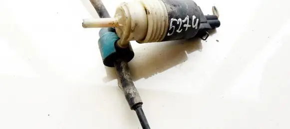 Volkswagen Golf III Windscreen/windshield washer pump