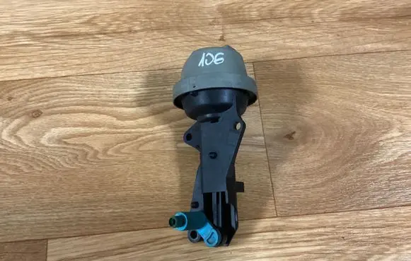 Ford Focus Vacuum valve 042797 PA66GF30