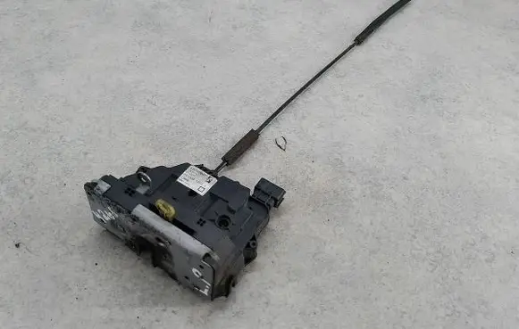 Fiat Grande Punto Front door lock 55702897