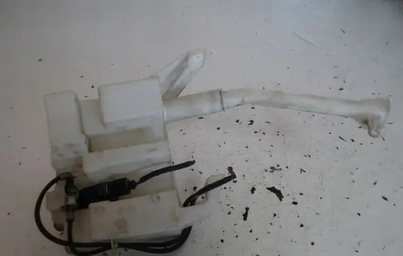 Honda Civic IX Windshield washer fluid reservoir/tank