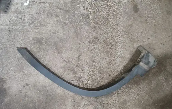 KIA Sorento Front arch trim 