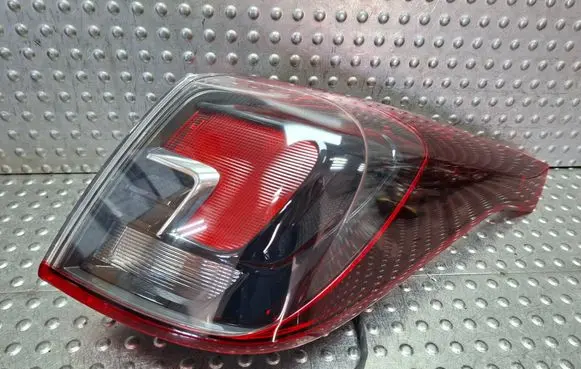 Opel Crossland X Rear/tail lights S27624056