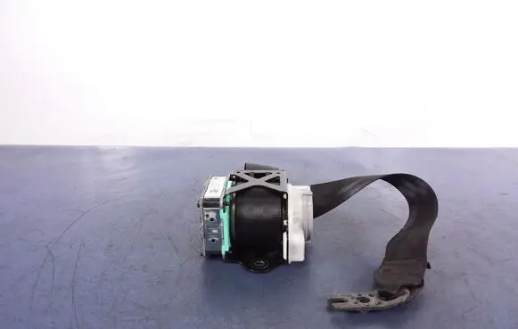 Audi A8 S8 D4 4H Front seatbelt 4H0857805D