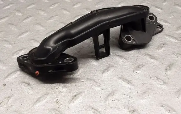 Intake resonator