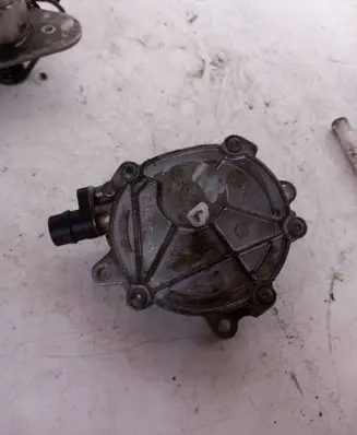 BMW 3 E90 E91 Vacuum pump