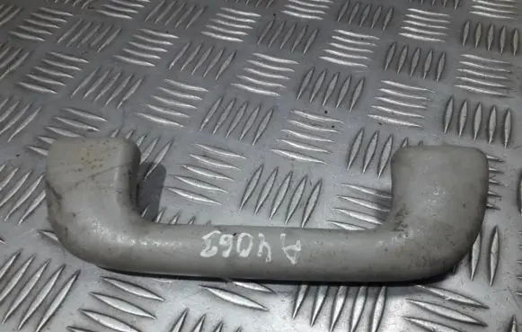 Toyota Verso Front interior roof grab handle 087645