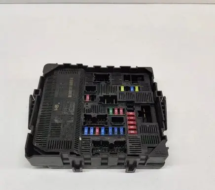 Nissan NP300 Fuse module 284B74JW1B