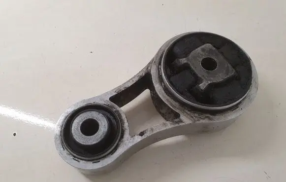 Opel Vivaro Engine mount bracket 003826 66684
