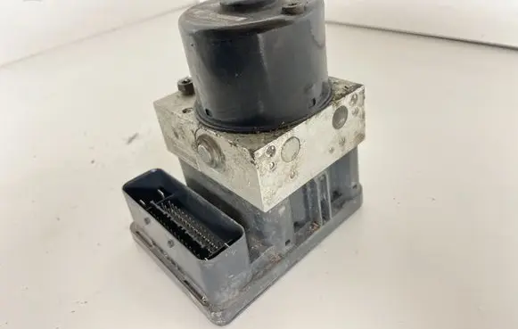 Volvo V50 ABS Pump 4N512C405EC 30736588 30736589AA
