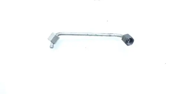 KIA Sportage Fuel injector supply line/pipe 